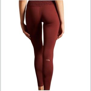 New With Tag  KHONGBOON ACTIVEWEAR LEGGINGS/PANTS